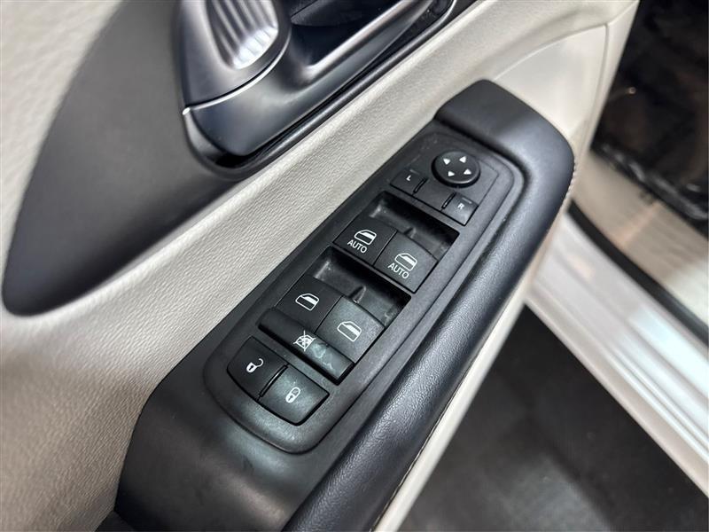 Chrysler Pacifica Touring L 2023
