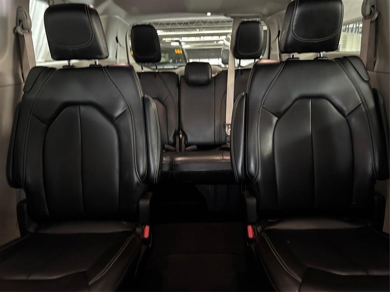 Chrysler Pacifica Touring L 2023