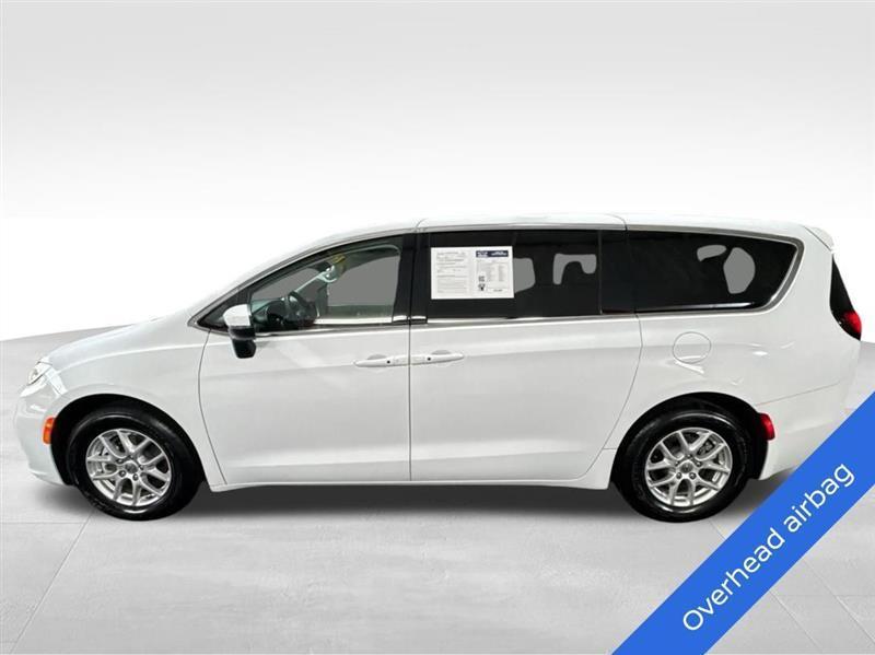 Chrysler Pacifica Touring L 2023