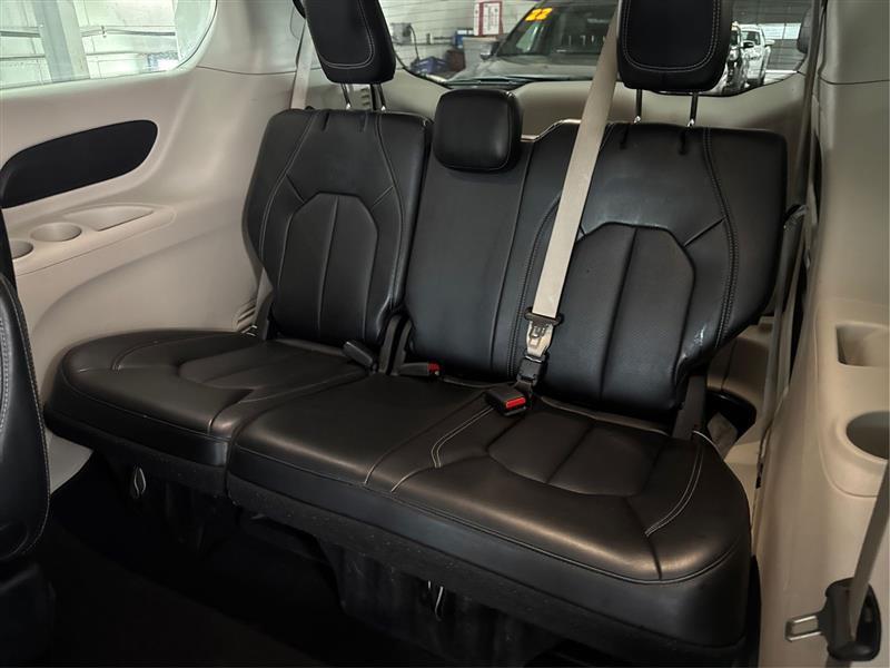 Chrysler Pacifica Touring L 2023