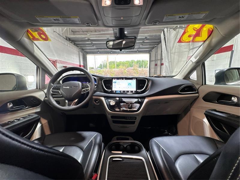 Chrysler Pacifica Touring L 2023