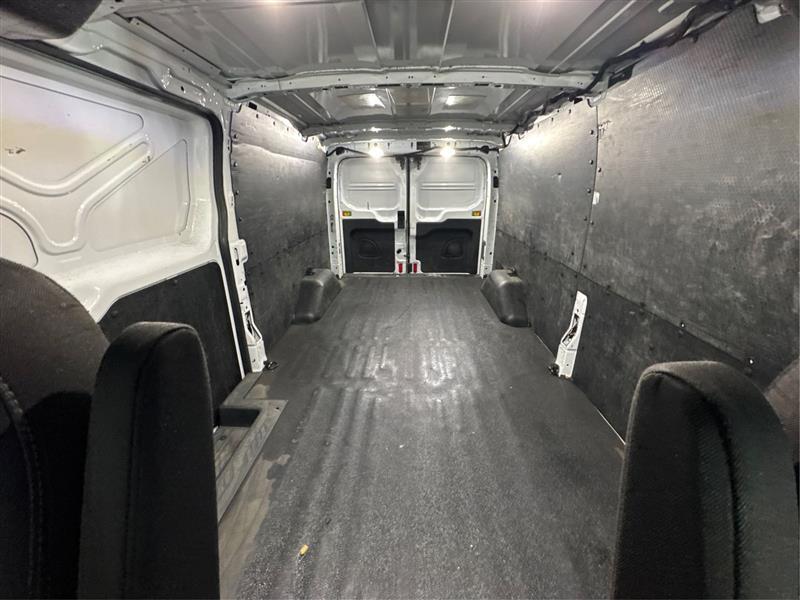 Ford Transit 250 Van Low Roof w/Sliding Pass. 130-in. WB 2020