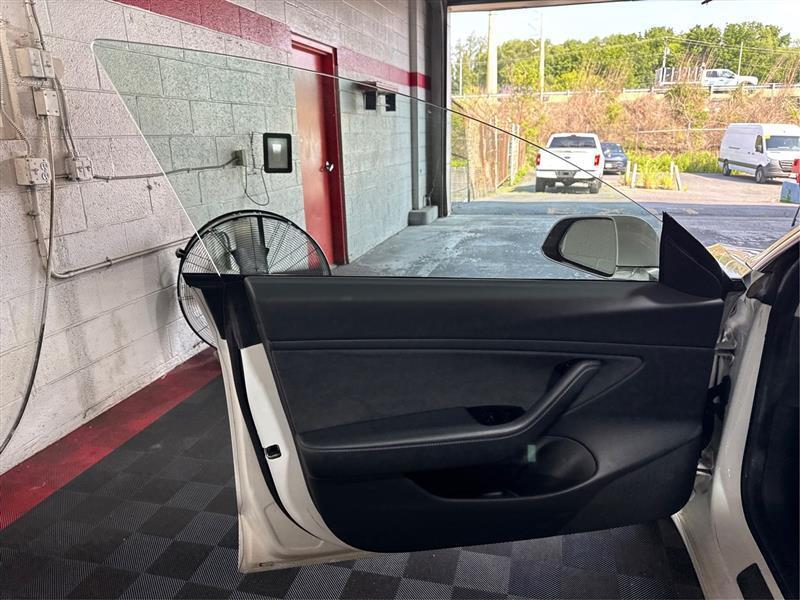 Tesla Model 3 Mid Range 2019