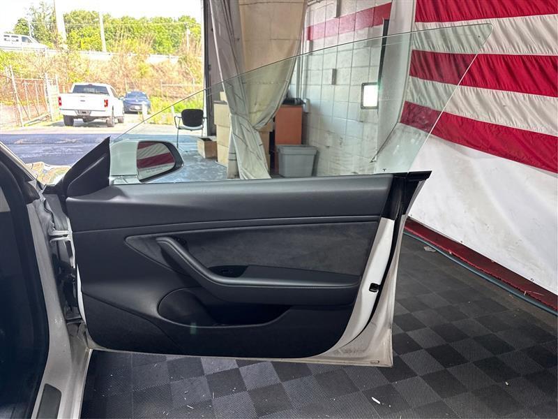 Tesla Model 3 Mid Range 2019