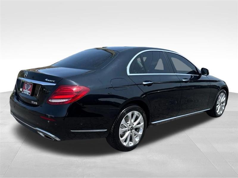 Mercedes-Benz E-Class E300 Luxury 4MATIC Sedan 2018