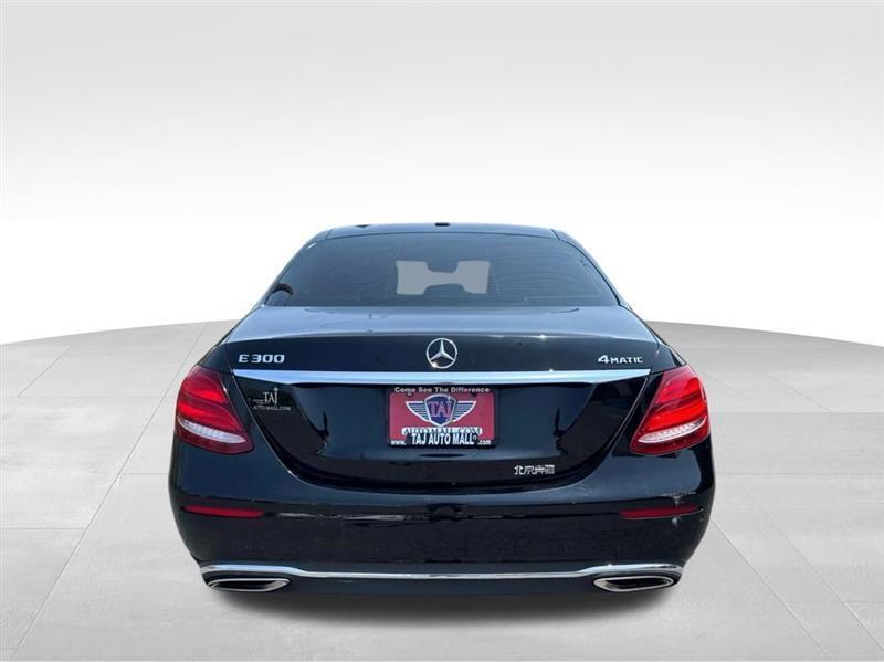 Mercedes-Benz E-Class E300 Luxury 4MATIC Sedan 2018