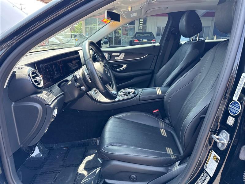 Mercedes-Benz E-Class E300 Luxury 4MATIC Sedan 2018