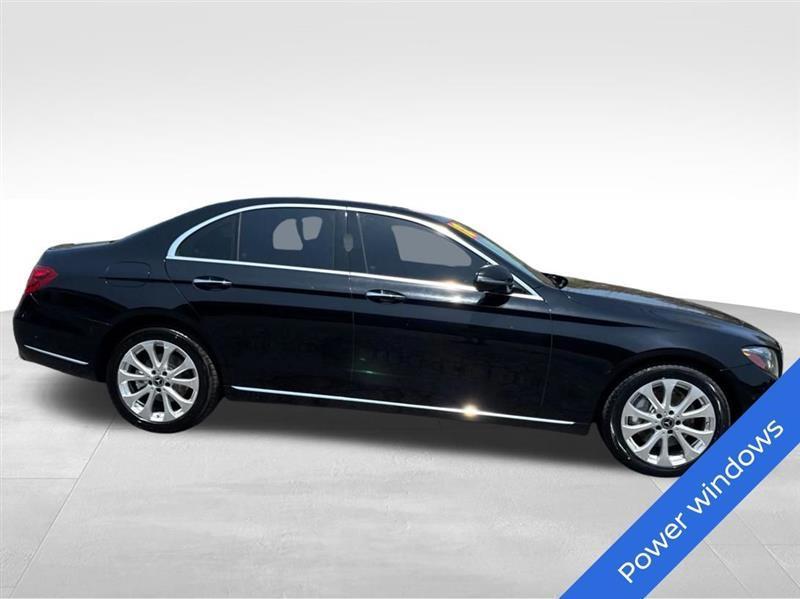 Mercedes-Benz E-Class E300 Luxury 4MATIC Sedan 2018