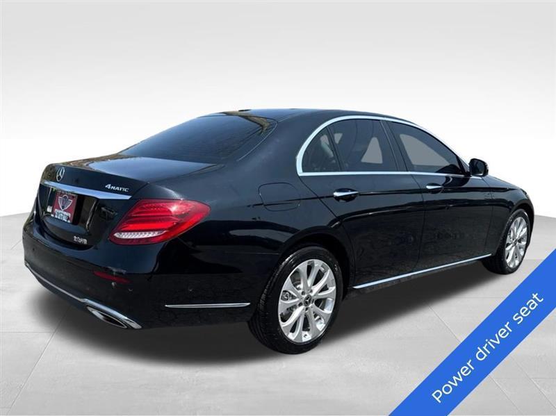 Mercedes-Benz E-Class E300 Luxury 4MATIC Sedan 2018