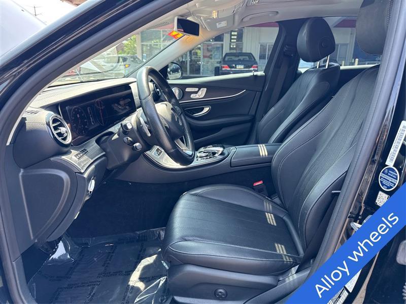 Mercedes-Benz E-Class E300 Luxury 4MATIC Sedan 2018