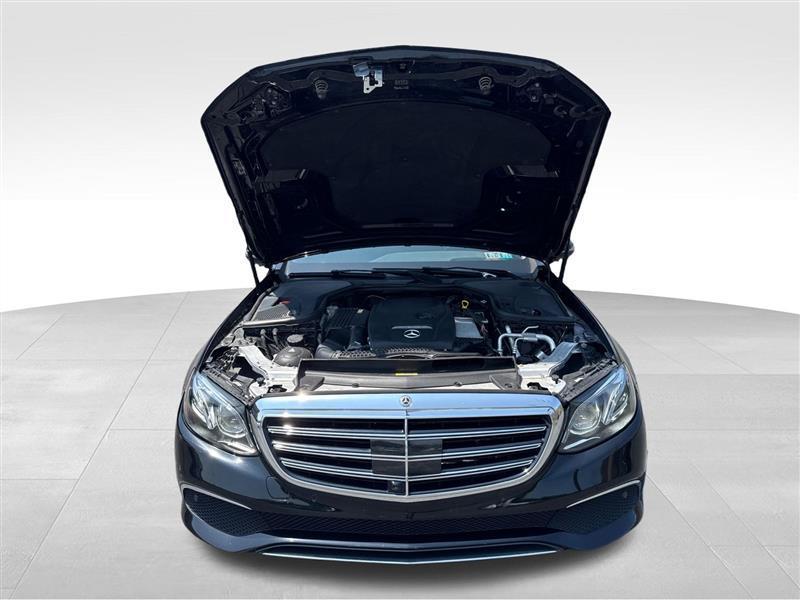 Mercedes-Benz E-Class E300 Luxury 4MATIC Sedan 2018