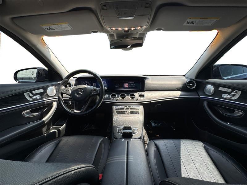 Mercedes-Benz E-Class E300 Luxury 4MATIC Sedan 2018