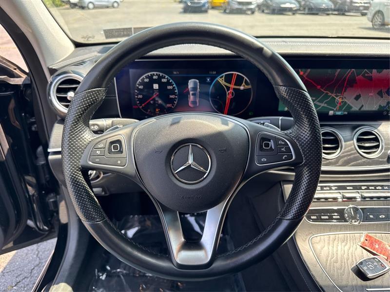 Mercedes-Benz E-Class E300 Luxury 4MATIC Sedan 2018