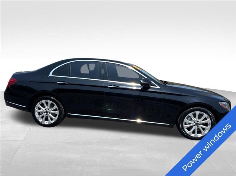 Mercedes-Benz E-Class E300 Luxury 4MATIC Sedan 2018