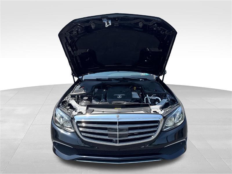 Mercedes-Benz E-Class E300 Luxury 4MATIC Sedan 2018