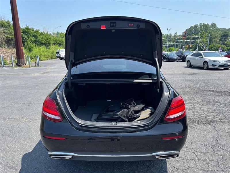 Mercedes-Benz E-Class E300 Luxury 4MATIC Sedan 2018