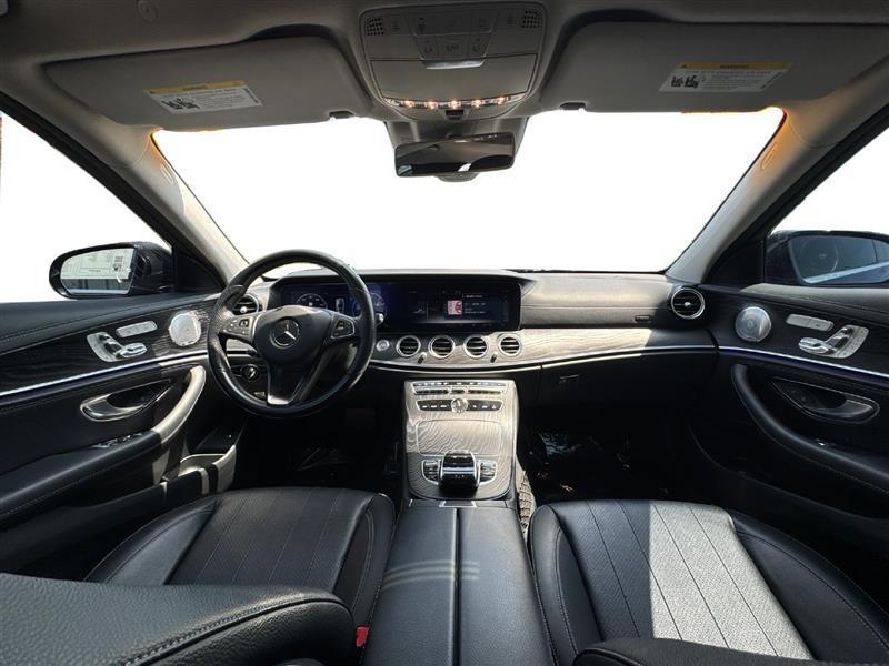 Mercedes-Benz E-Class E300 Luxury 4MATIC Sedan 2018