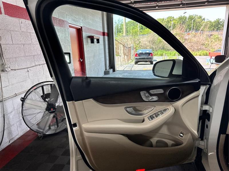 Mercedes-Benz GLC-Class GLC300 4MATIC 2019