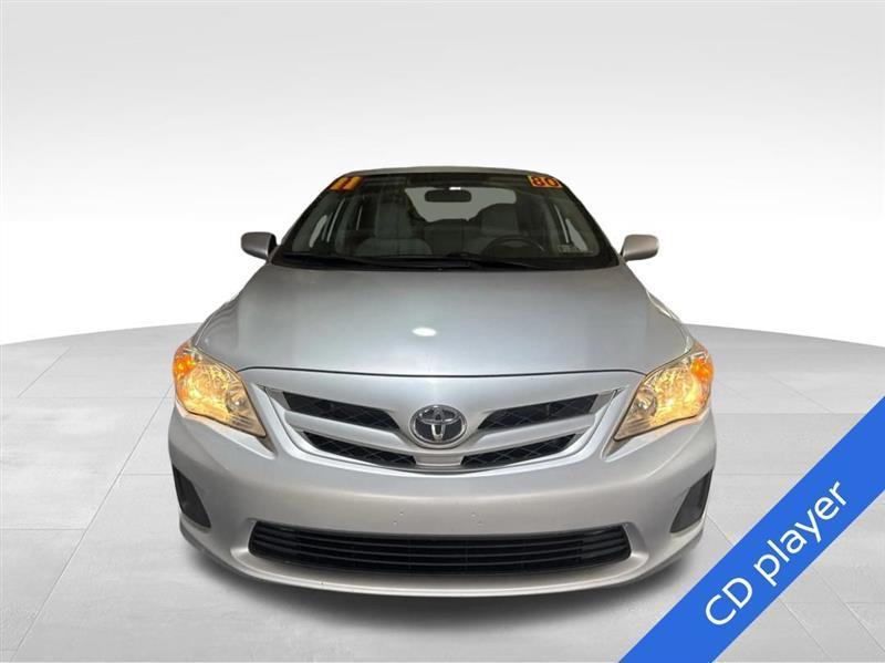 Toyota Corolla LE 4-Speed AT 2011