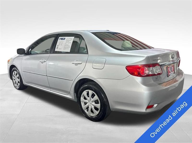 Toyota Corolla LE 4-Speed AT 2011