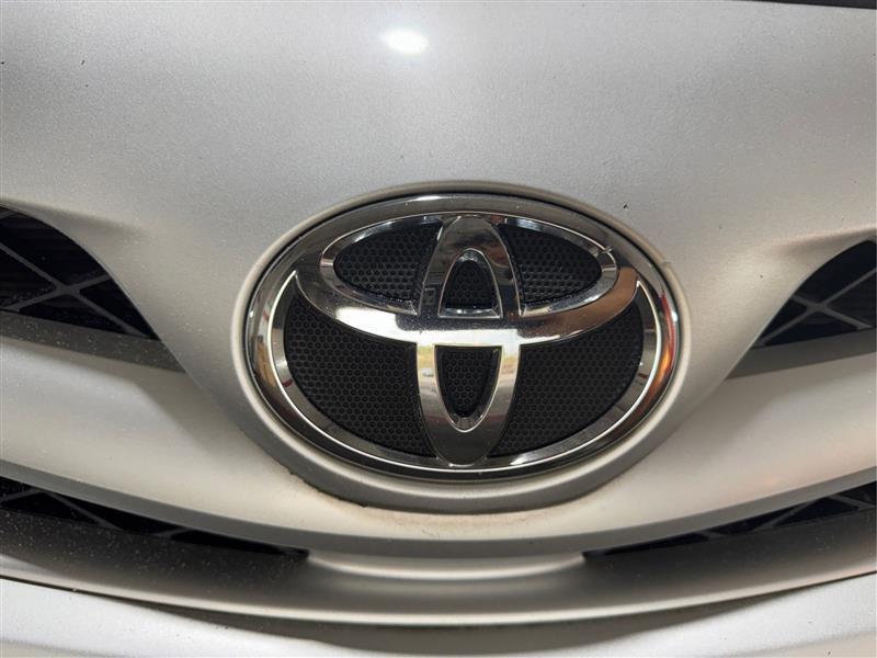 Toyota Corolla LE 4-Speed AT 2011