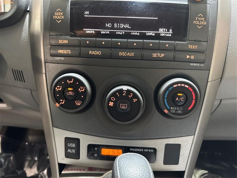 Toyota Corolla LE 4-Speed AT 2011