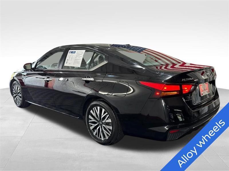 Nissan Altima 2.5 SV 2024