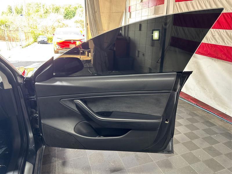 Tesla Model 3 Base 2018