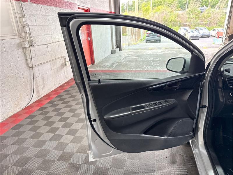 Chevrolet Spark 1LT CVT 2021