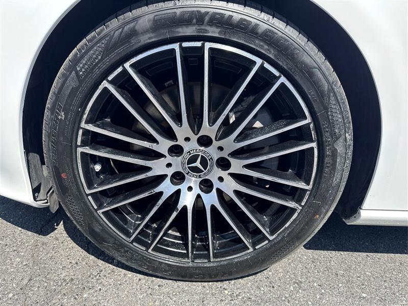 Mercedes-Benz C-Class C300 4MATIC Sedan 2022