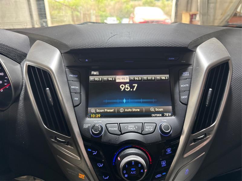 Hyundai Veloster Base 2014