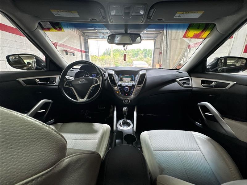Hyundai Veloster Base 2014