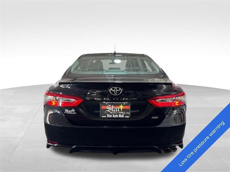 Toyota Camry SE 2019