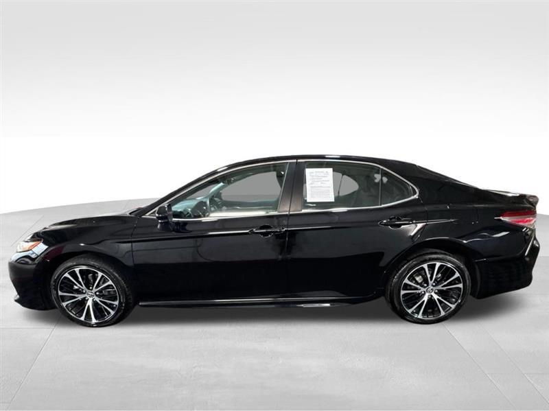 Toyota Camry SE 2019