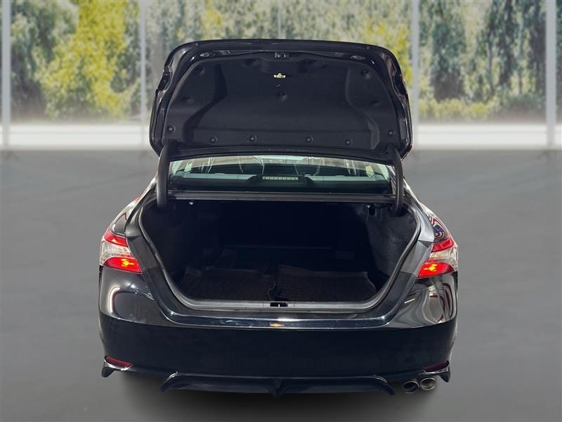 Toyota Camry SE 2019