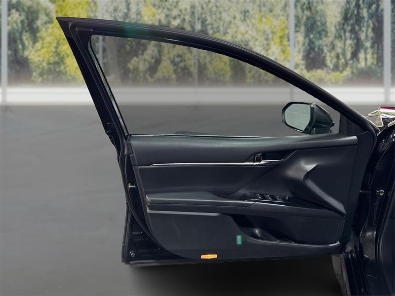 Toyota Camry SE 2019