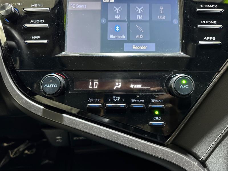Toyota Camry SE 2019