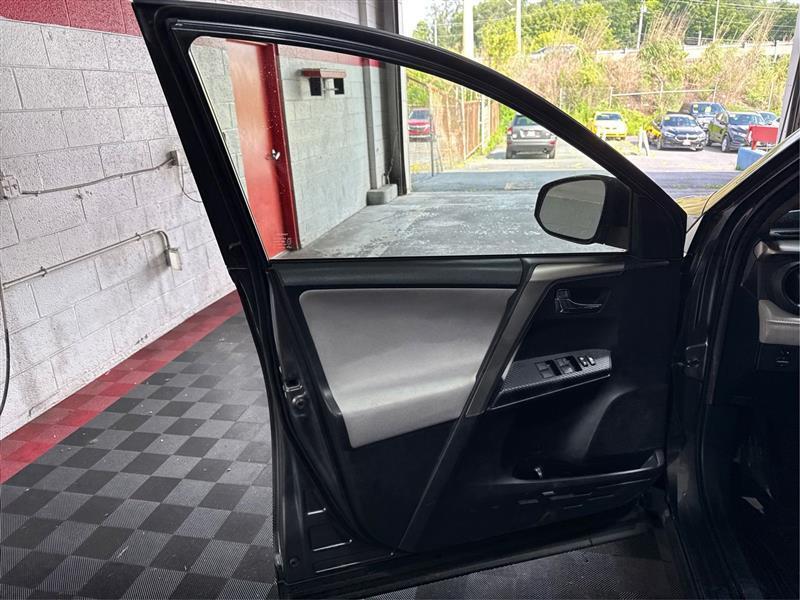 Toyota RAV4 XLE AWD 2014