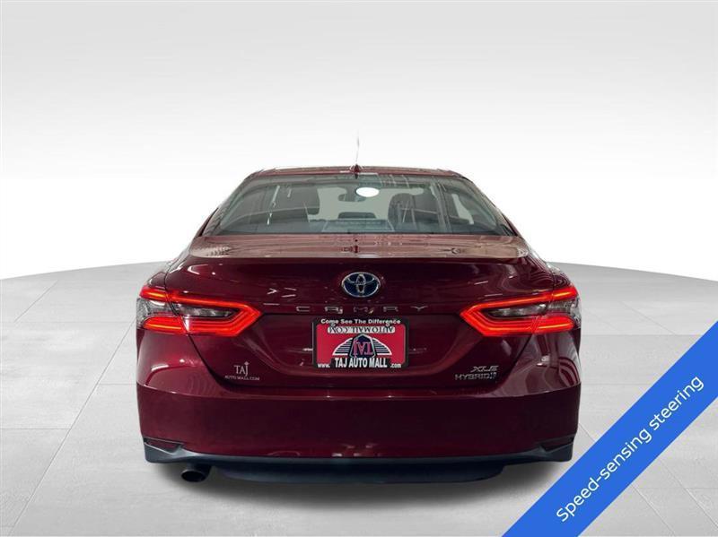 Toyota Camry Hybrid XLE 2021