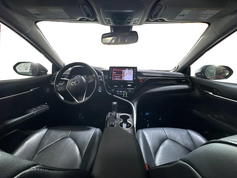 Toyota Camry Hybrid XLE 2021