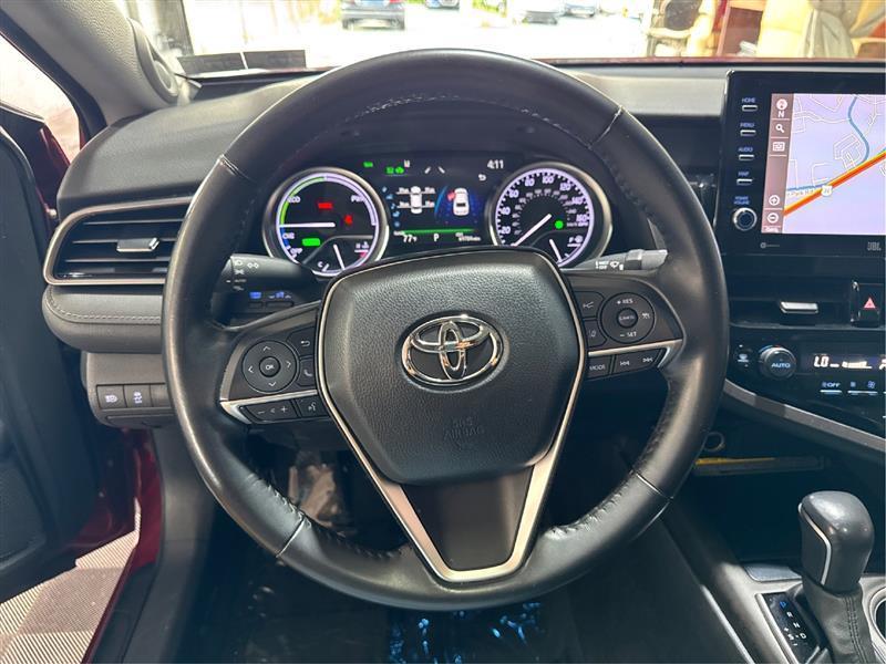 Toyota Camry Hybrid XLE 2021