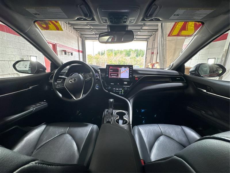 Toyota Camry Hybrid XLE 2021