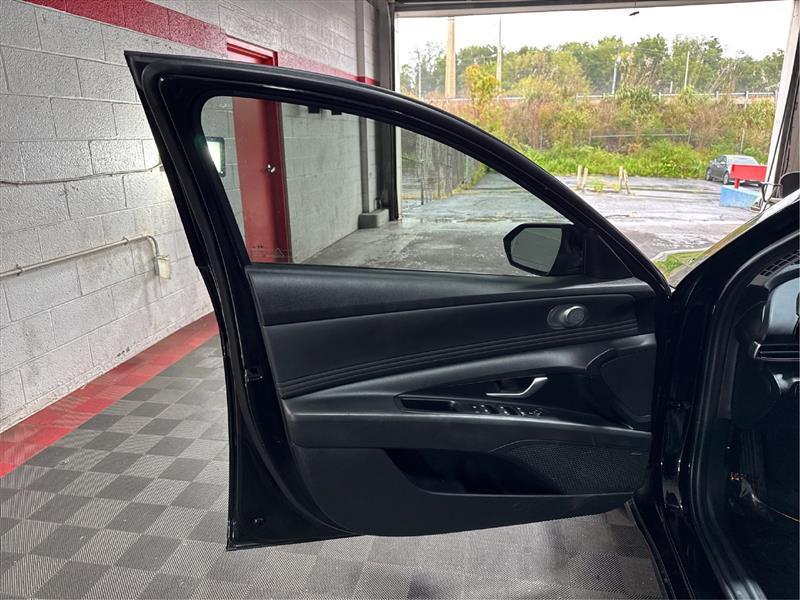 Hyundai Elantra Limited 2023