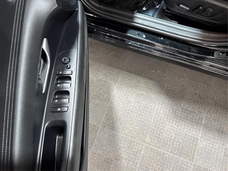Hyundai Elantra Limited 2023