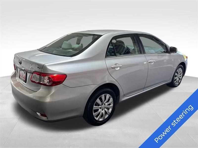 Toyota Corolla LE 4-Speed AT 2013