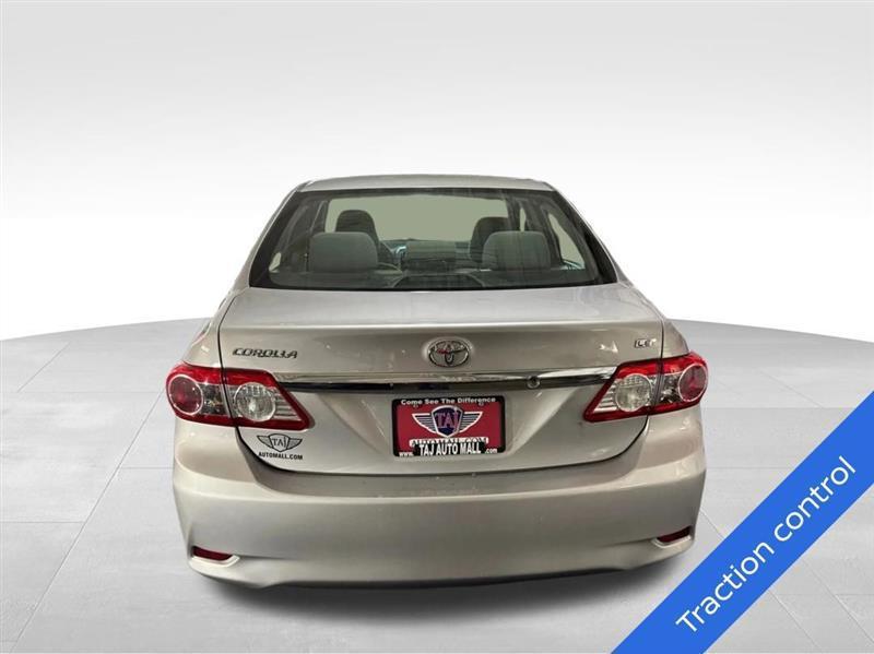 Toyota Corolla LE 4-Speed AT 2013