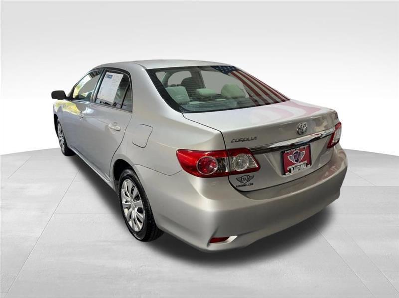 Toyota Corolla LE 4-Speed AT 2013