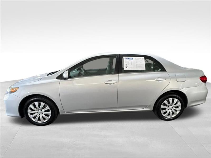Toyota Corolla LE 4-Speed AT 2013