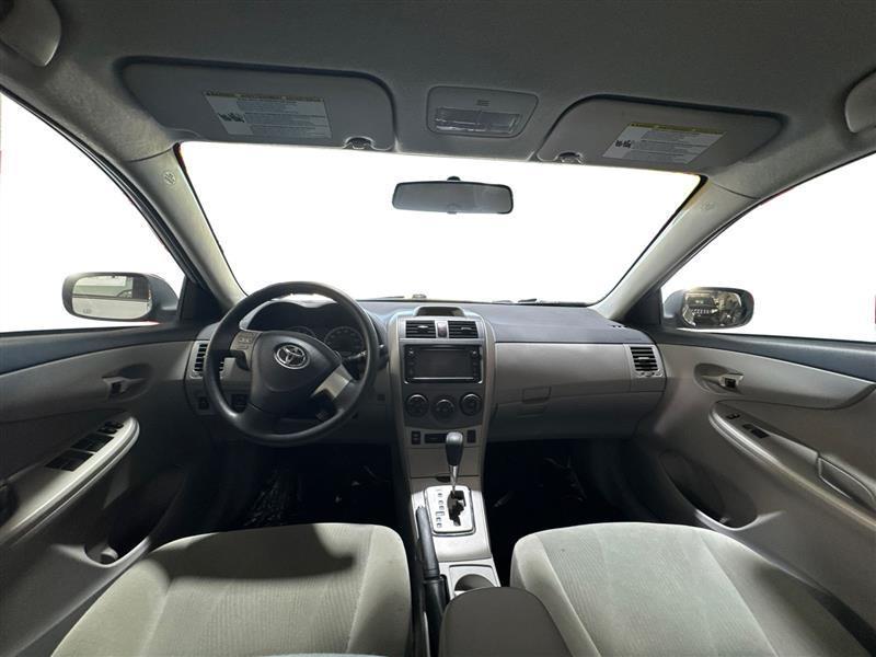 Toyota Corolla LE 4-Speed AT 2013