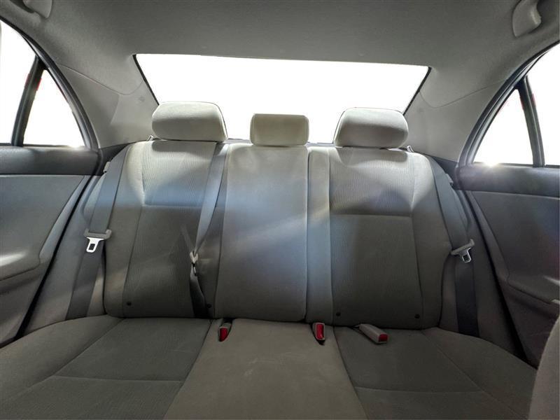 Toyota Corolla LE 4-Speed AT 2013
